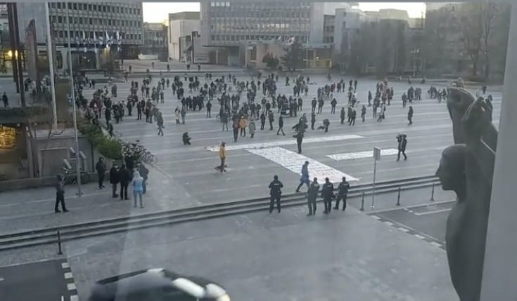 BREZUPNA NEZAUPNICA